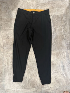 Macade Golf Pants Slim Fit Black Tapered Zip Ankle Stretch Jogger Sz 32.5